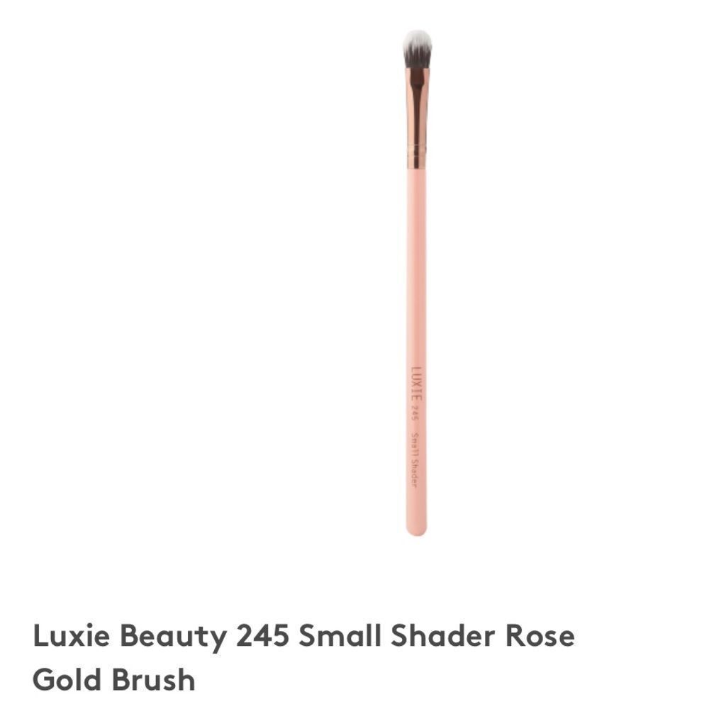 5/$25💜 Luxie 245 Small Shader Rose Gold Brush